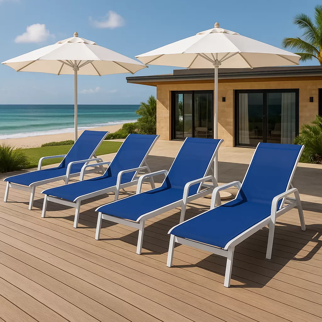 Kit com 2 Espreguiçadeiras para Piscina Summer - Alumínio Branco, Tela Sling Azul Escuro | Empilhável