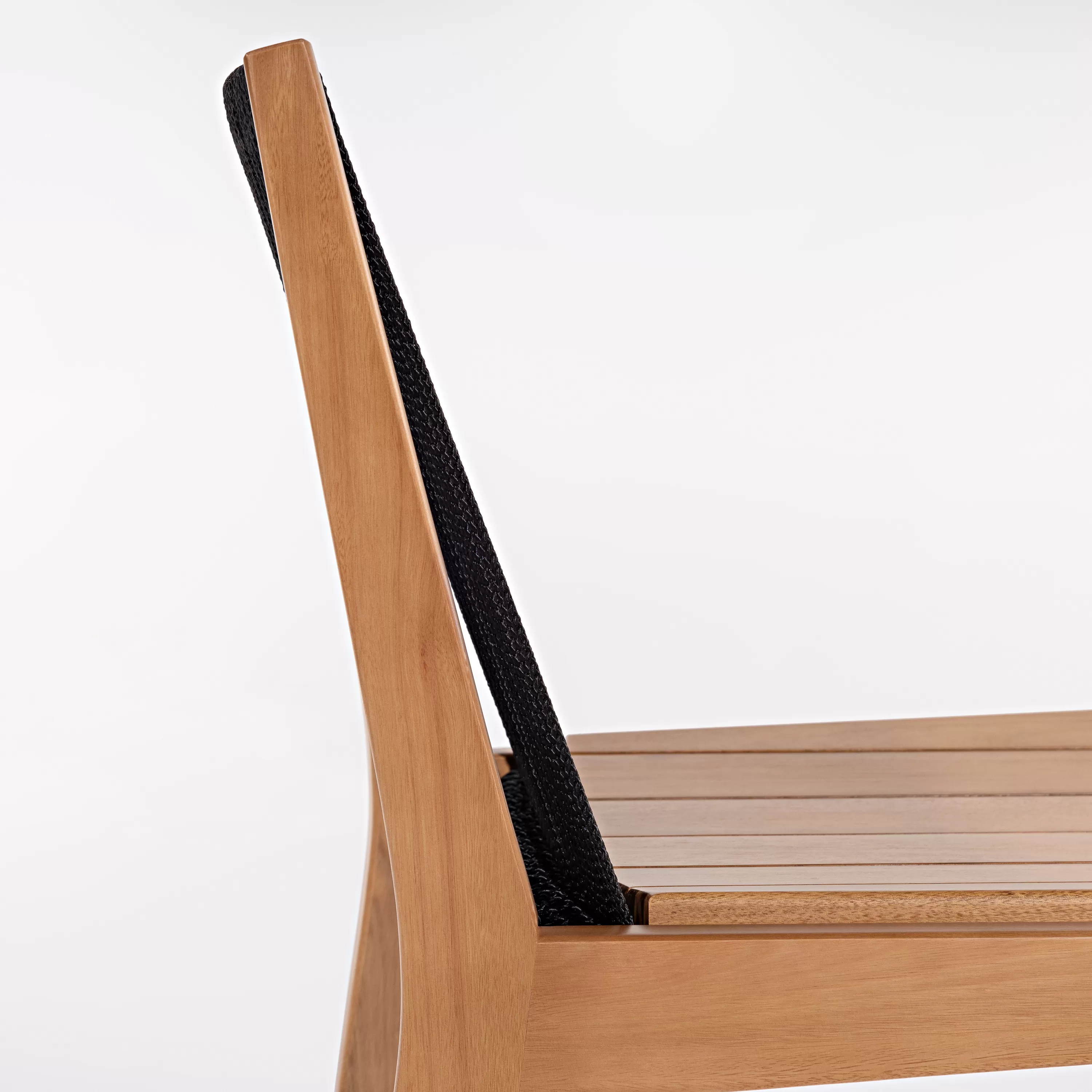 Cadeira em Madeira e Corda Náutica Paraty | Espaço Casa e Jardim