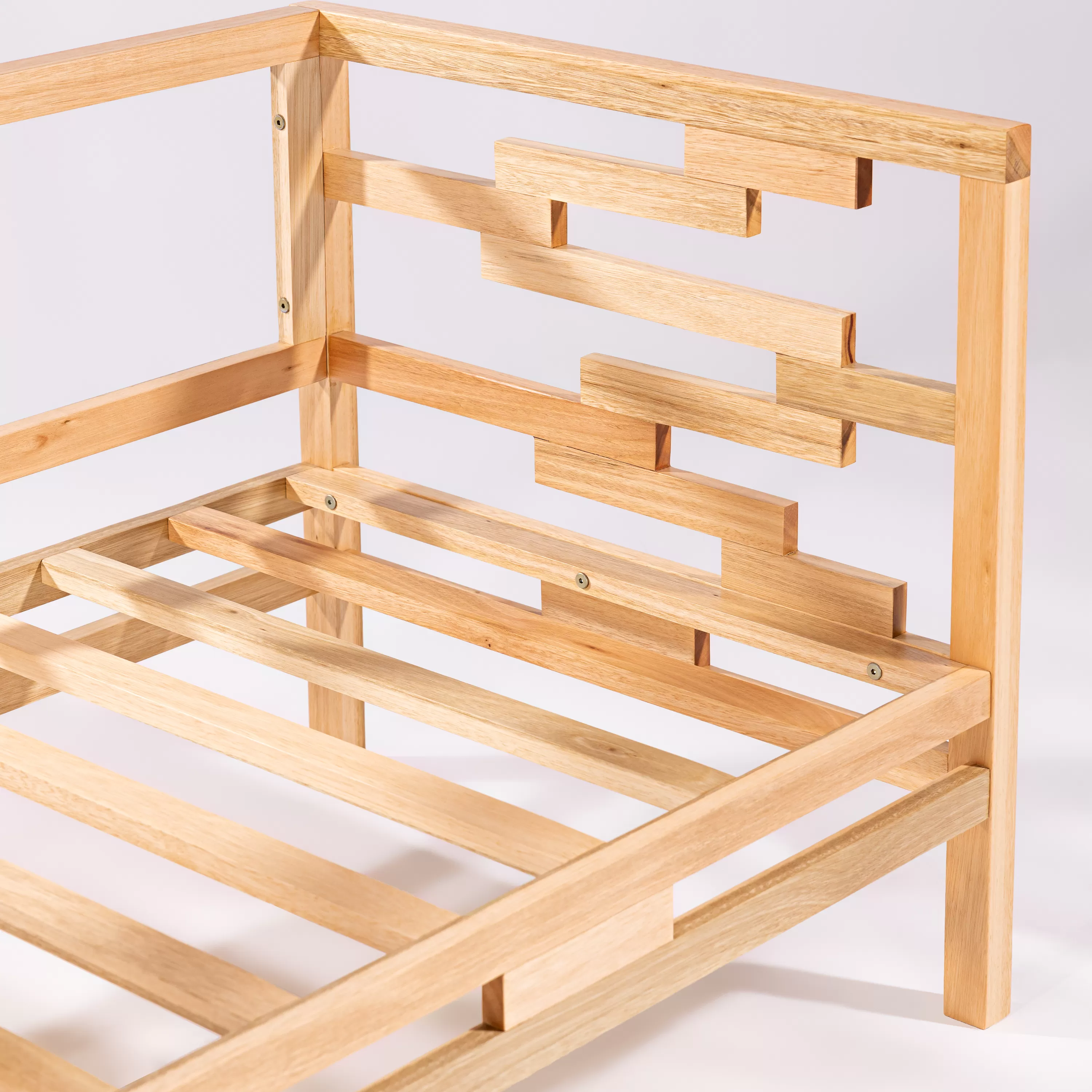 Cadeira para Área Gourmet em Madeira Indiana | Acabamento em Verniz *estofada - Espaço Casa e Jardim