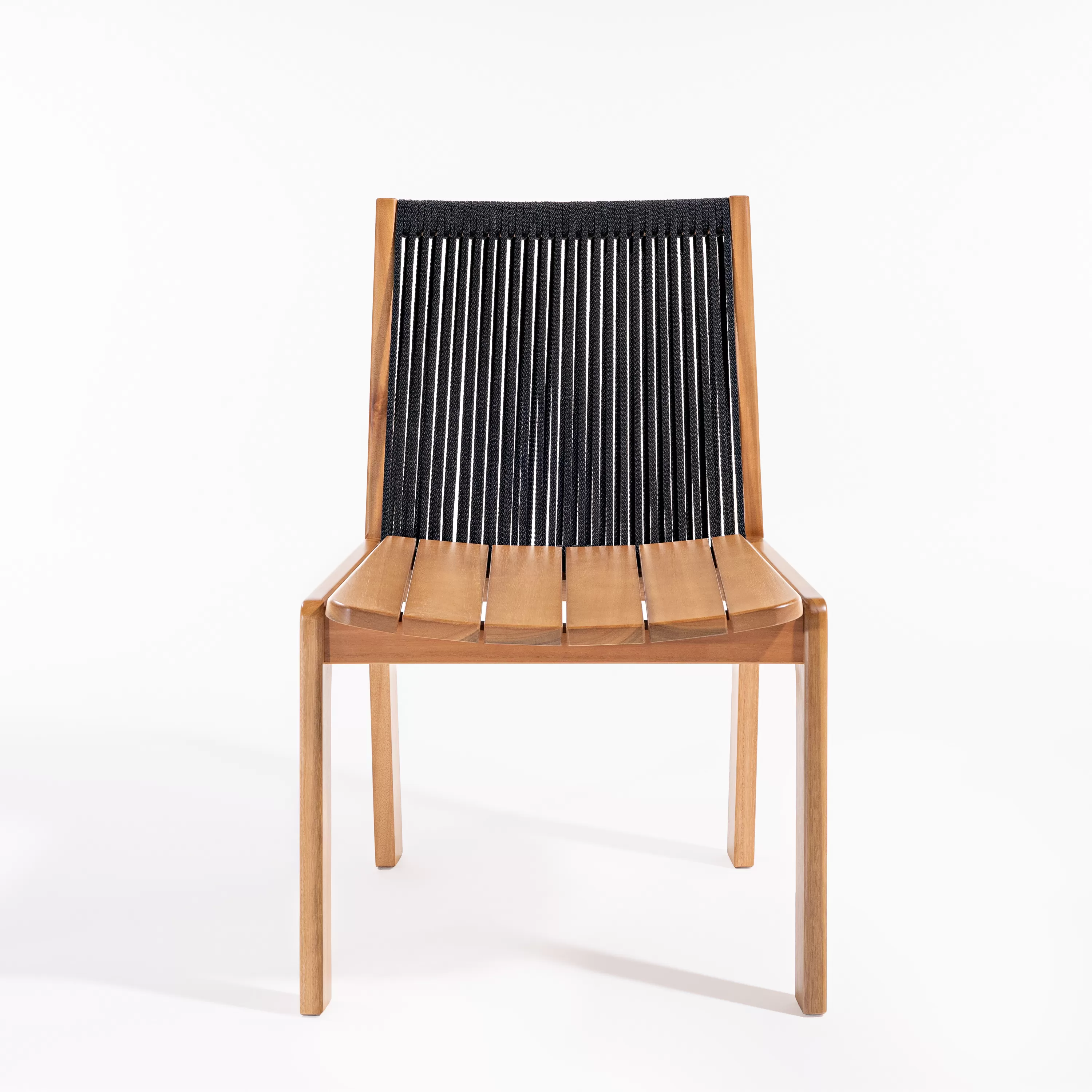 Cadeira em Madeira e Corda Náutica Paraty | Espaço Casa e Jardim