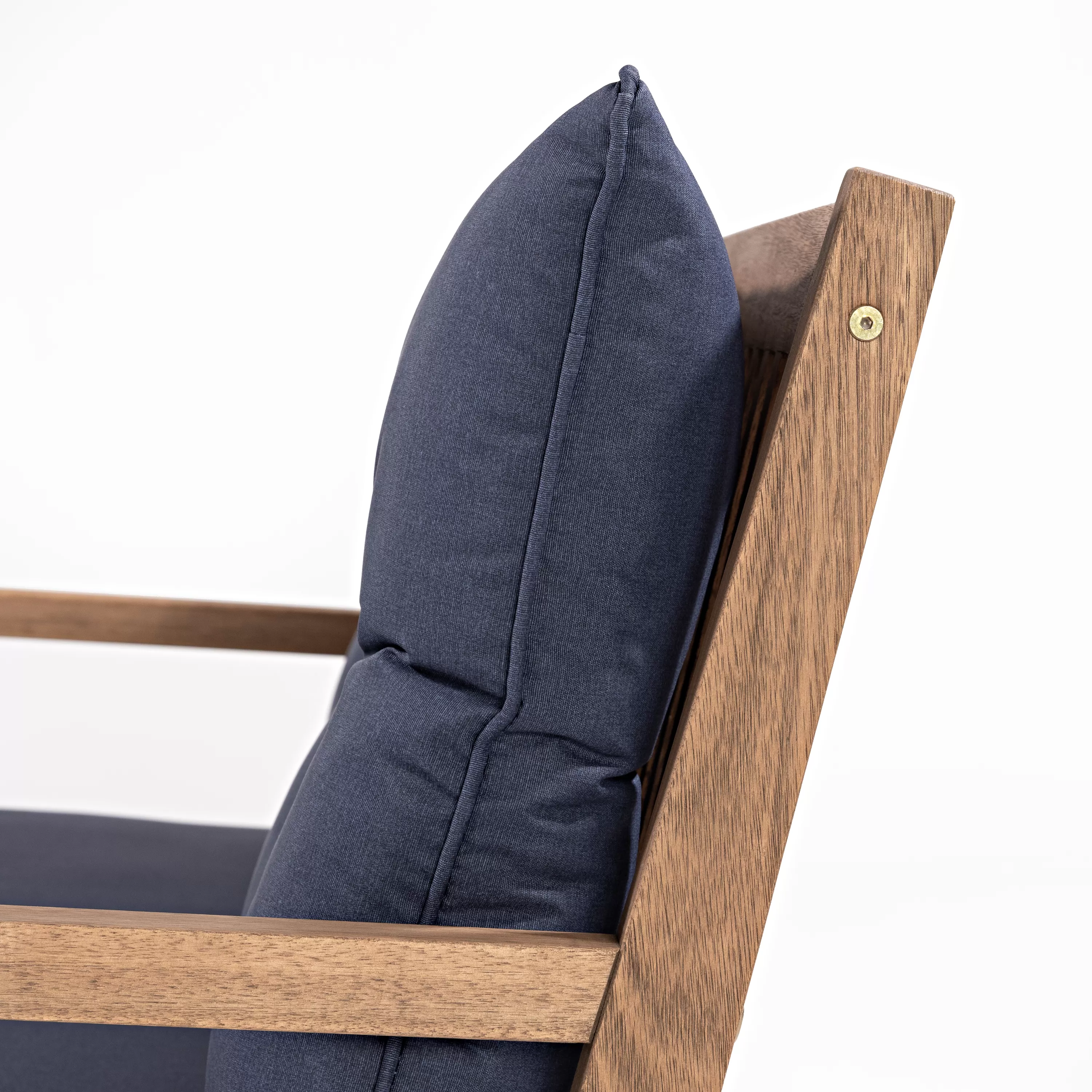 Sofá Riade para Área Gourmet em Madeira com assento e encosto estofados - 2 Lugares | Acabamento em Verniz - Espaço Casa e Jardim