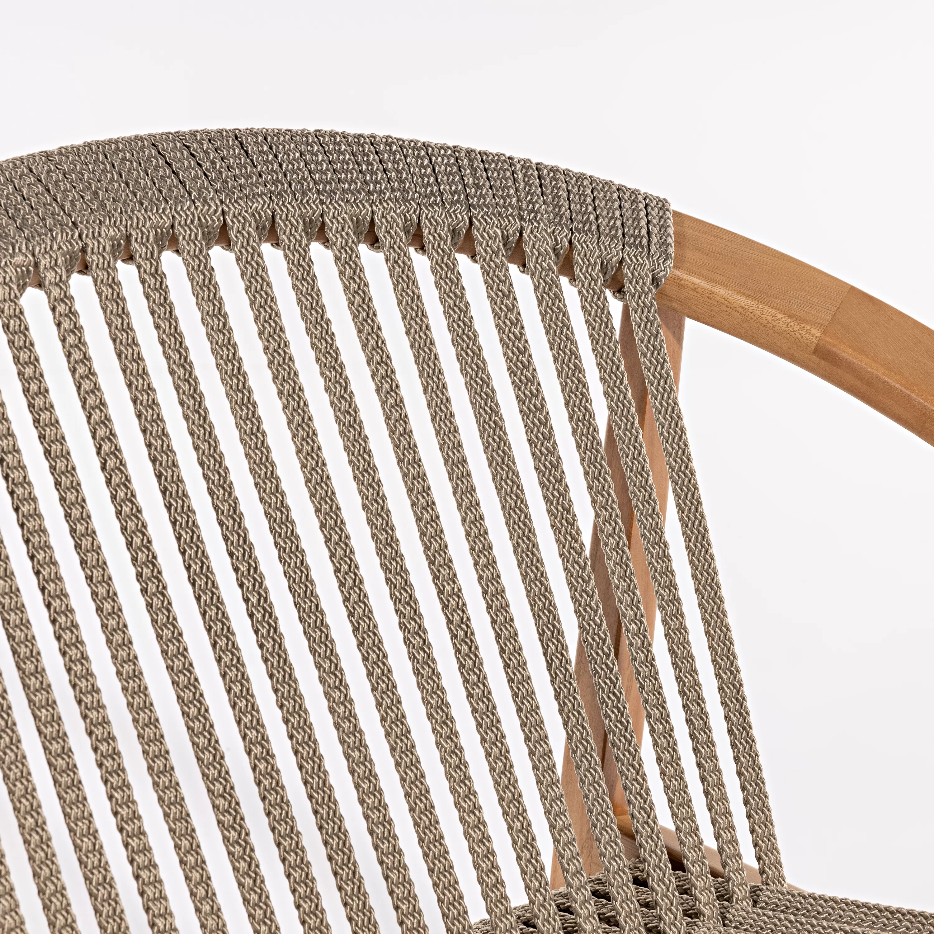 Poltrona Luxor para Área Gourmet em madeira e corda náutica | Acabamento em Verniz Natural - Espaço Casa e Jardim