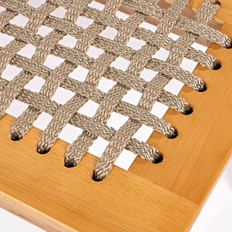 Banco em Madeira Corda Areia e Cores | Linha Traço - Alt. 0,43 cm X Larg. 2,20 cm X Prof. 0,37 cm - Espaço Casa e Jardim