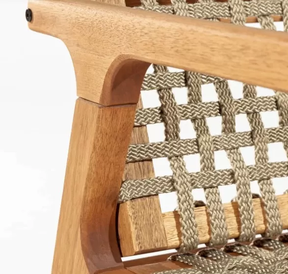 Poltrona em Madeira 1 Lugar *Reclinável Corda Areia e Cores | Linha Traço - Alt. 0,83 cm X Larg. 0,58 cm X Prof. 0,62 cm - Espaço Casa e Jardim