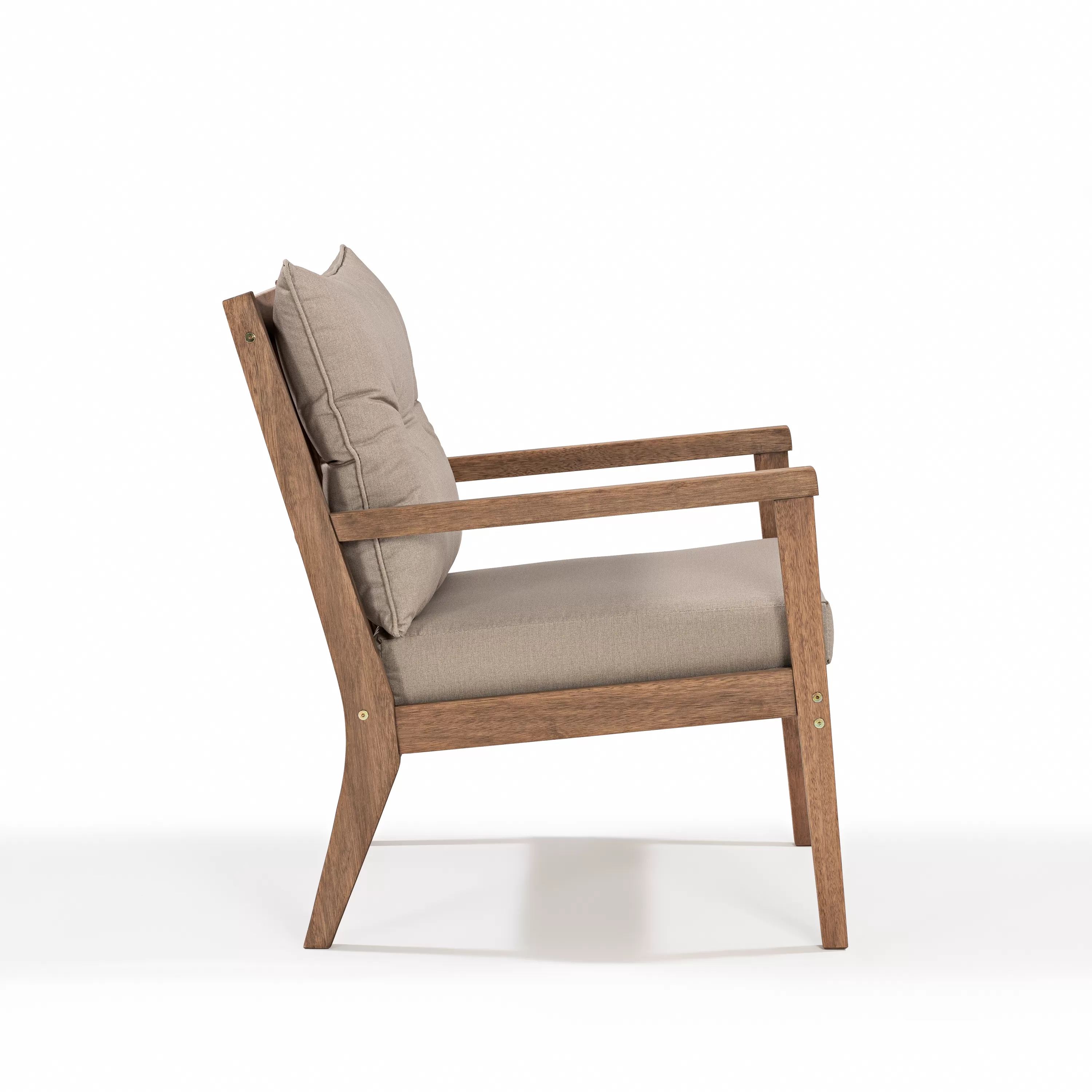 Poltrona Riade para Área Gourmet em Madeira com assento e encosto estofados - 1 Lugar | Acabamento em Verniz - Espaço Casa e Jardim