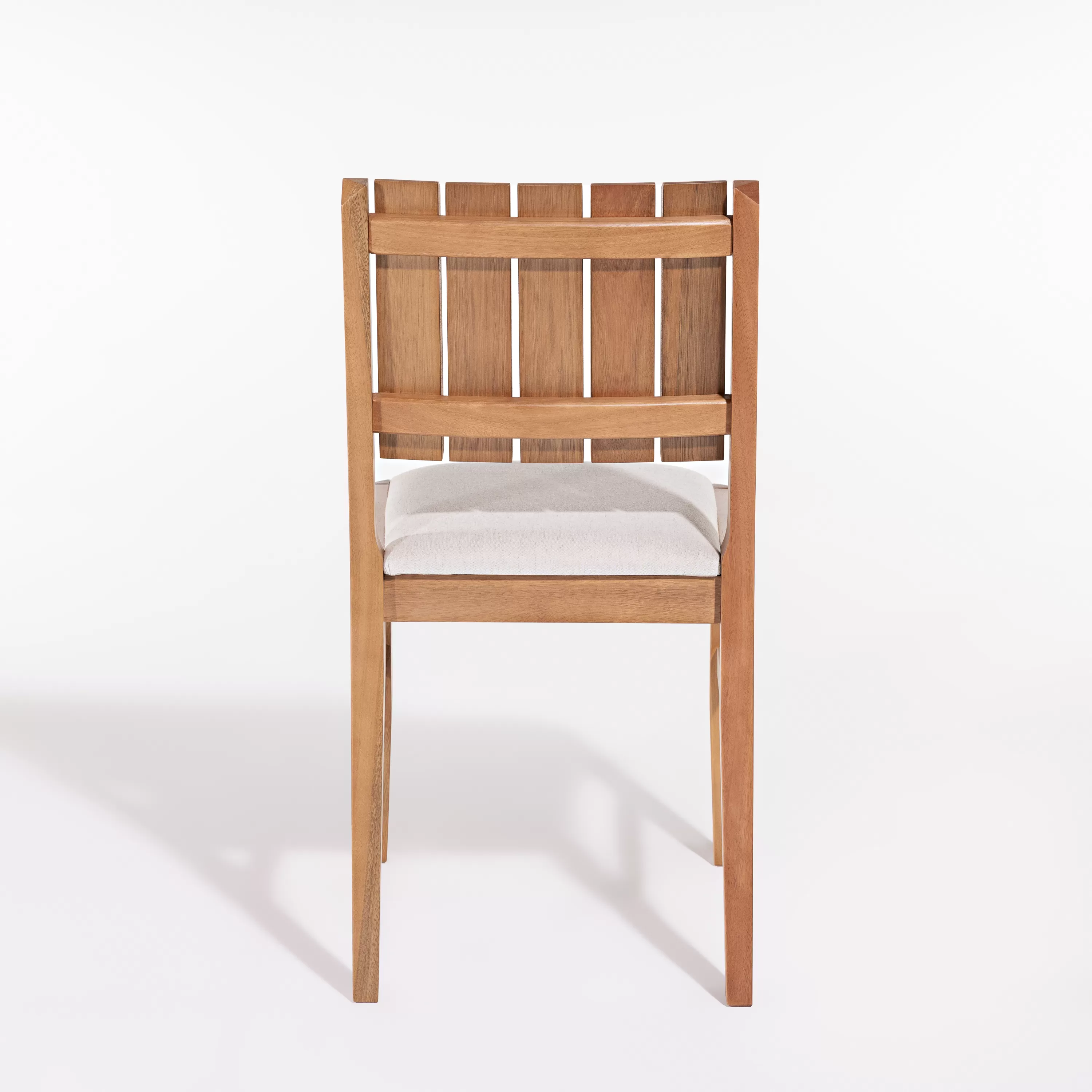 Cadeira Angra para Área Gourmet em Madeira e assento estofado | Acabamento em Verniz - Espaço Casa e Jardim